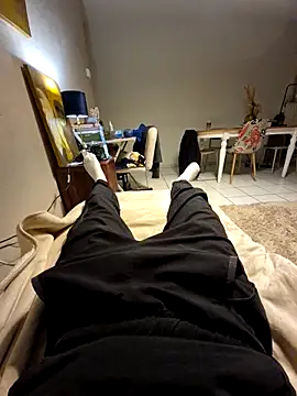 Snapshot of Sportif7413 chatting on February 12, 1:44 pm Sportif7413 online show from February 12, 1:44 pm