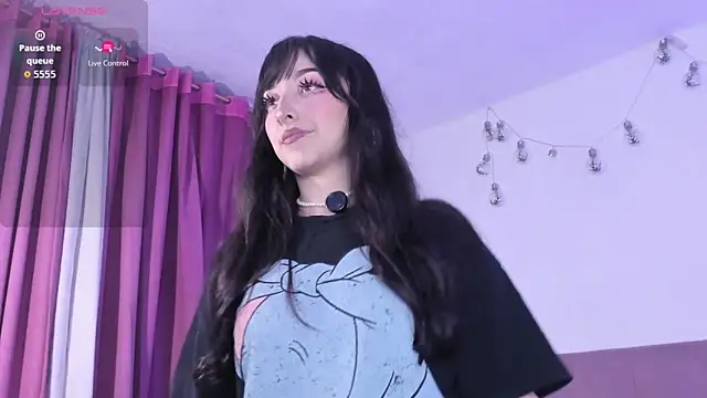 Snapshot of v1cky_ chatting on November 19, 12:21 am v1cky online show from November 19, 12:21 am