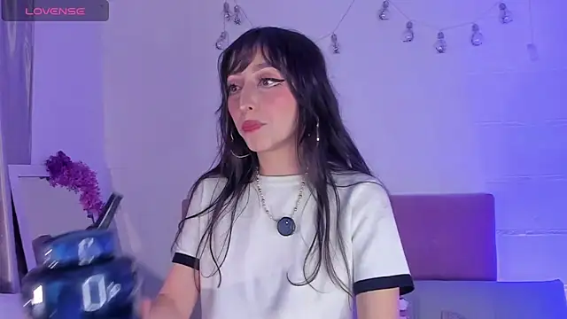 v1cky  online show from April 4, 12:28 am