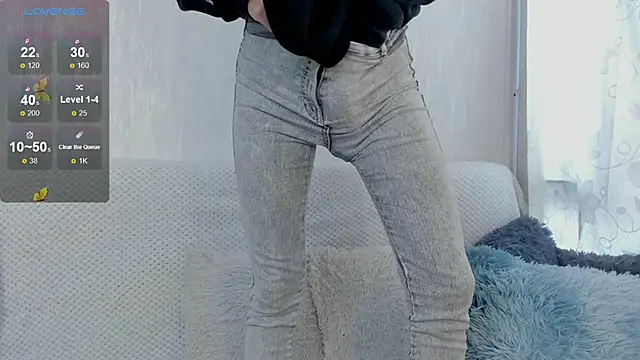 Snapshot of v1cky_ chatting on February 21, 9:54 pm v1cky online show from February 21, 9:54 pm