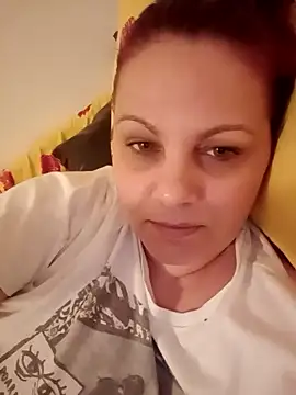 Snapshot of Adelamilfsex chatting on February 9, 9:39 pm Adelamilfsex online show from February 9, 9:39 pm