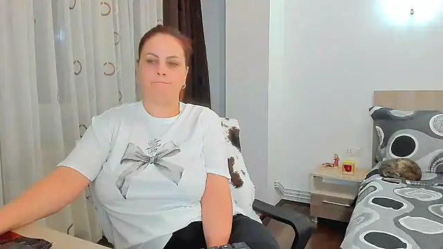 Snapshot of Adelamilfsex chatting on September 26, 7:43 pm Adelamilfsex online show from September 26, 7:43 pm