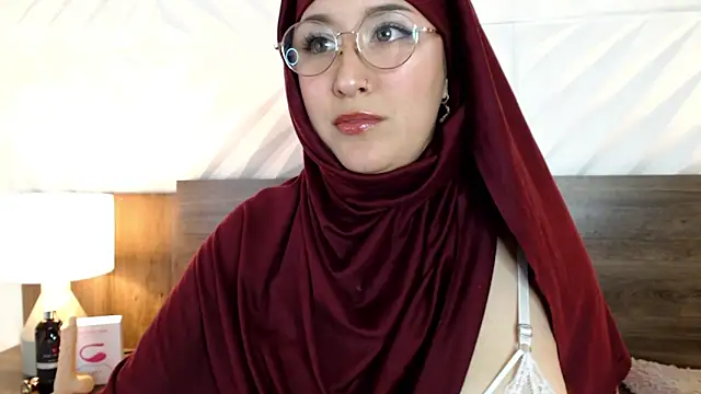 Snapshot of Dalila_bashar chatting on February 4, 5:01 pm Dalila bashar online show from February 4, 5:01 pm