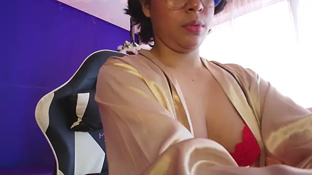 Emmapark  online show from February 14, 6:41 pm