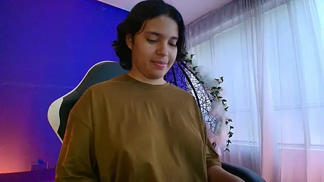 Emmapark  online show from March 15, 6:37 pm