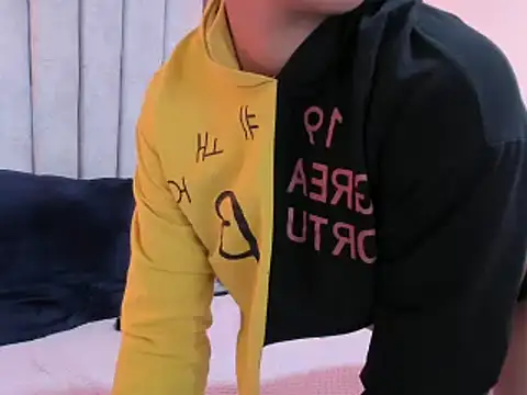 Snapshot of Emmapark_ chatting on February 27, 9:47 pm Emmapark online show from February 27, 9:47 pm