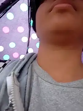 Snapshot of Emmapark_ chatting on March 7, 6:43 pm Emmapark online show from March 7, 6:43 pm