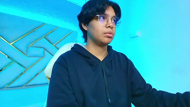 Snapshot of Emmapark_ chatting on March 19, 11:28 am Emmapark online show from March 19, 11:28 am