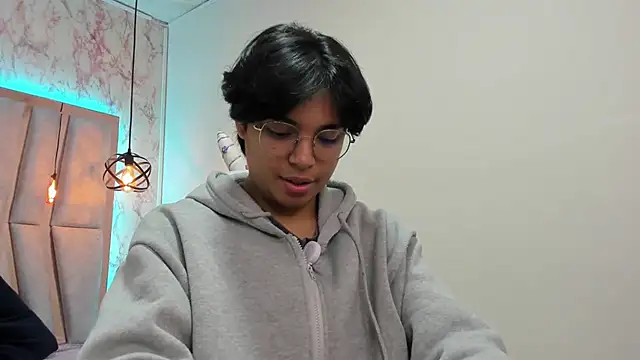 Snapshot of Emmapark_ chatting on March 21, 11:22 am Emmapark online show from March 21, 11:22 am