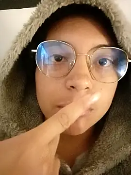 Emmapark  online show from December 21, 11:34 am