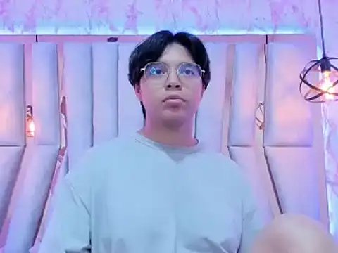 Snapshot of Emmapark_ chatting on February 26, 12:52 am Emmapark online show from February 26, 12:52 am