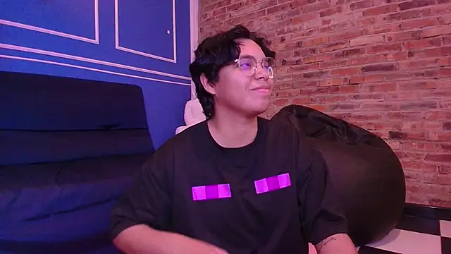 Snapshot of Emmapark_ chatting on November 16, 6:56 pm Emmapark online show from November 16, 6:56 pm