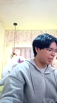 Snapshot of Emmapark_ chatting on March 2, 11:52 am Emmapark online show from March 2, 11:52 am