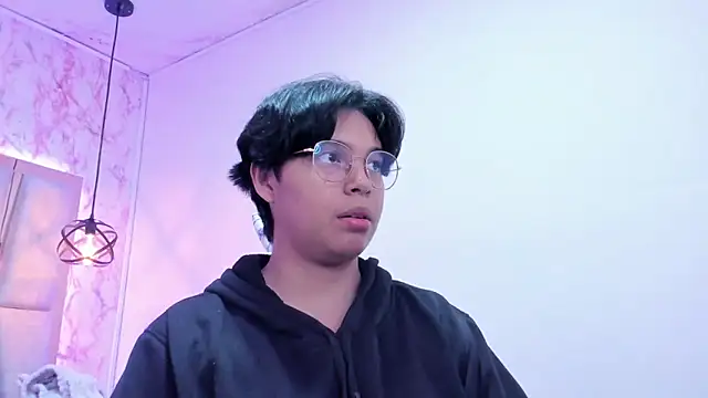 Snapshot of Emmapark_ chatting on March 9, 2:21 pm Emmapark online show from March 9, 2:21 pm