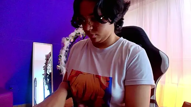 Emmapark  online show from February 3, 6:46 pm