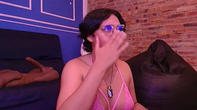 Snapshot of Emmapark_ chatting on December 3, 7:13 pm Emmapark online show from December 3, 7:13 pm