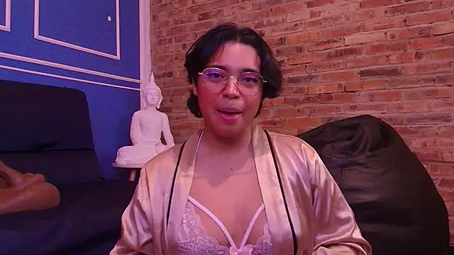 Snapshot of Emmapark_ chatting on December 17, 7:08 pm Emmapark online show from December 17, 7:08 pm