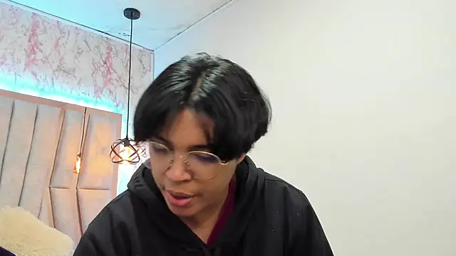 Snapshot of Emmapark_ chatting on March 22, 11:21 am Emmapark online show from March 22, 11:21 am