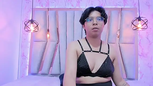 Snapshot of Emmapark_ chatting on March 11, 10:31 pm Emmapark online show from March 11, 10:31 pm