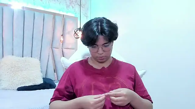 Snapshot of Emmapark_ chatting on March 5, 9:59 pm Emmapark online show from March 5, 9:59 pm