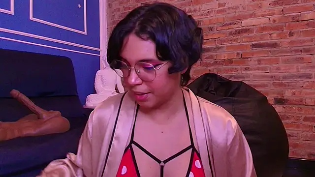 Snapshot of Emmapark_ chatting on December 16, 7:40 pm Emmapark online show from December 16, 7:40 pm