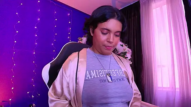 Emmapark  online show from January 9, 7:10 pm