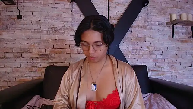 Snapshot of Emmapark_ chatting on December 14, 2:33 pm Emmapark online show from December 14, 2:33 pm