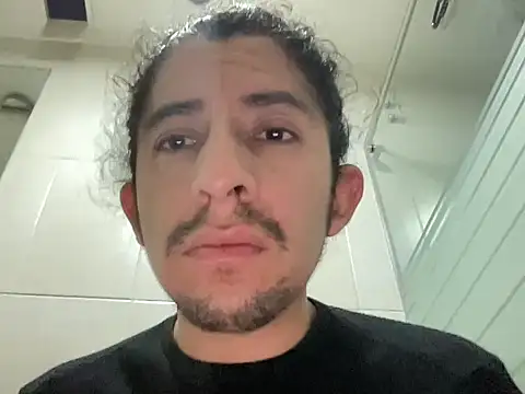 littlelatinhunter online show from November 29, 9:59 pm