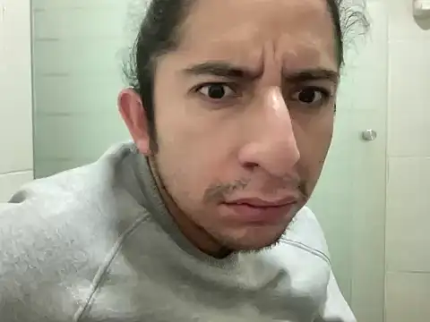 littlelatinhunter online show from December 17, 10:09 am