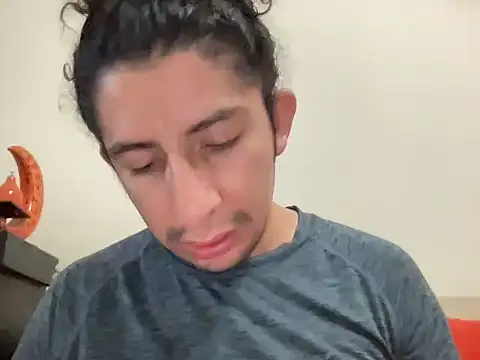 littlelatinhunter online show from November 23, 11:53 am