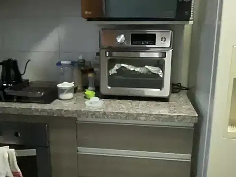 littlelatinhunter online show from December 23, 11:09 am