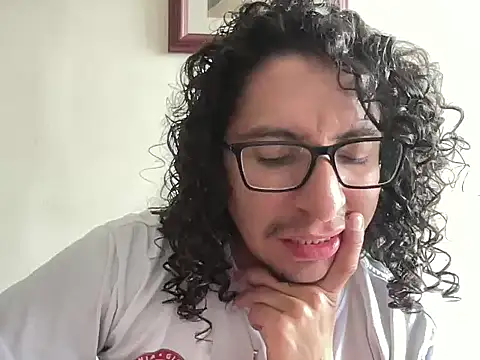 littlelatinhunter online show from January 7, 6:13 pm