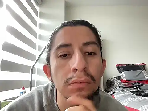 littlelatinhunter online show from November 30, 12:17 pm