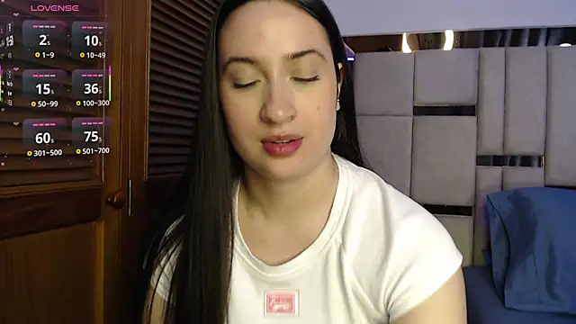 sofiaduque 26 online show from May 9, 7:50 pm