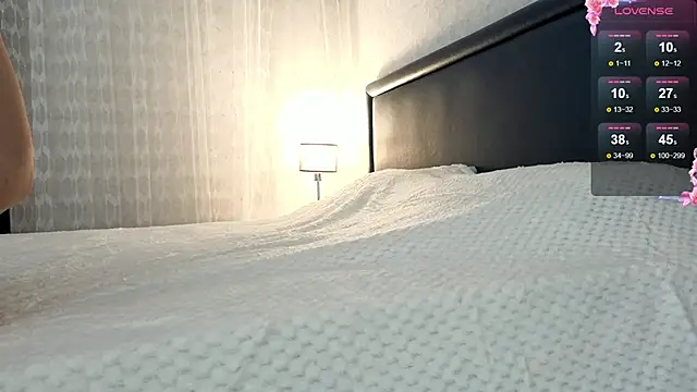 Snapshot of Brilliant-Kiss chatting on November 5, 4:54 pm Brilliant-Kiss online show from November 5, 4:54 pm