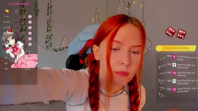 Snapshot of FruttiTatti chatting on October 28, 8:02 am FruttiTatti online show from October 28, 8:02 am