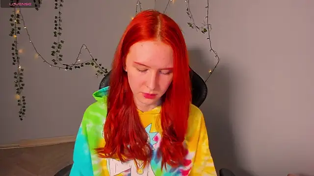 Snapshot of FruttiTatti chatting on November 4, 5:17 pm FruttiTatti online show from November 4, 5:17 pm