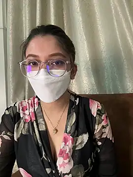 Jen jennyy1 online show from April 12, 8:01 pm