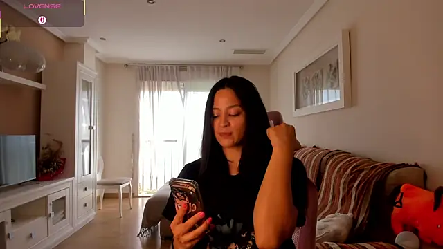 Snapshot of bella_apont chatting on October 13, 3:13 pm bella apont online show from October 13, 3:13 pm