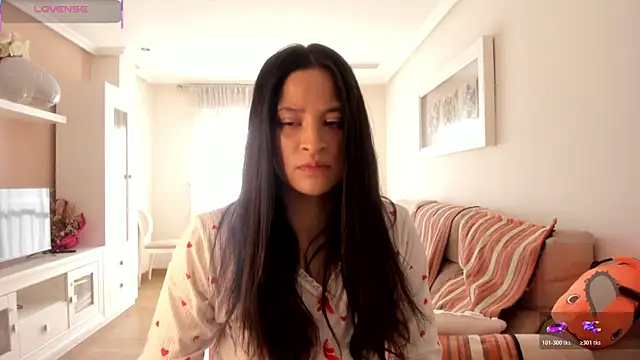 bella apont online show from November 27, 10:05 am