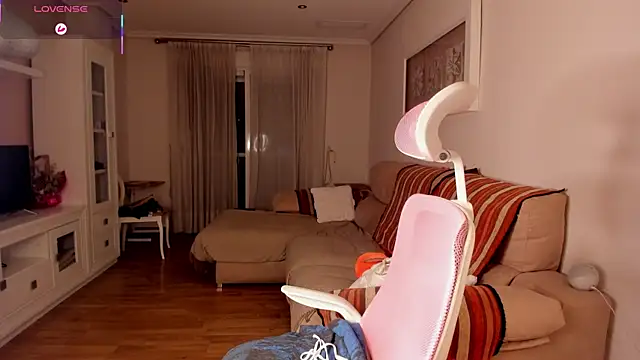 bella apont online show from October 27, 10:33 pm