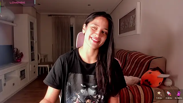 bella apont online show from November 9, 8:13 pm