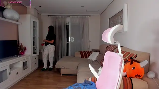 bella apont online show from November 7, 11:08 pm