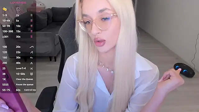 LovelyBianca online show from March 27, 2:09 am