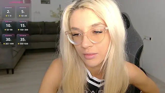 Snapshot of LovelyBianca chatting on July 16, 7:22 pm LovelyBianca online show from July 16, 7:22 pm