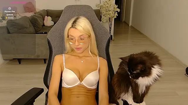LovelyBianca online show from May 17, 8:53 pm