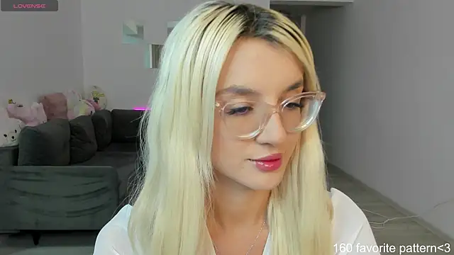 Snapshot of LovelyBianca chatting on September 14, 6:19 pm LovelyBianca online show from September 14, 6:19 pm