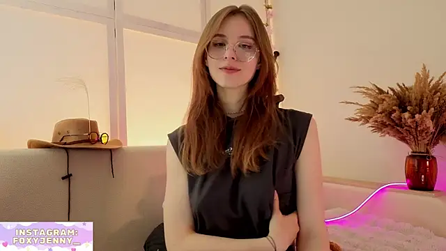 Snapshot of JennyDilly chatting on June 12, 6:16 pm JennyDilly online show from June 12, 6:16 pm