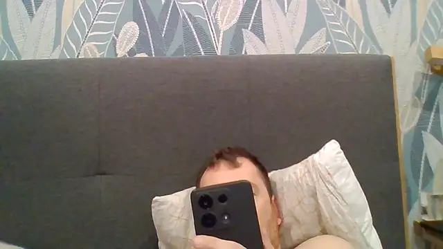 Snapshot of Au_plaisir_des_femmes chatting on December 15, 7:58 am Au plaisir des femmes online show from December 15, 7:58 am