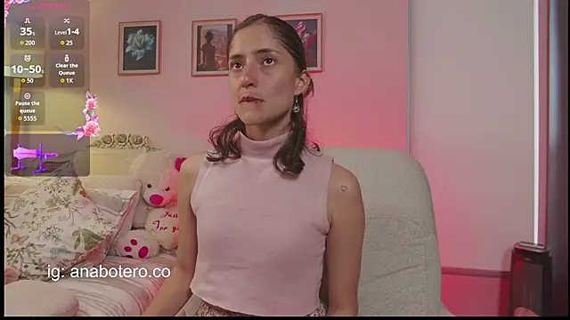 KittyAna online show from December 4, 7:57 pm